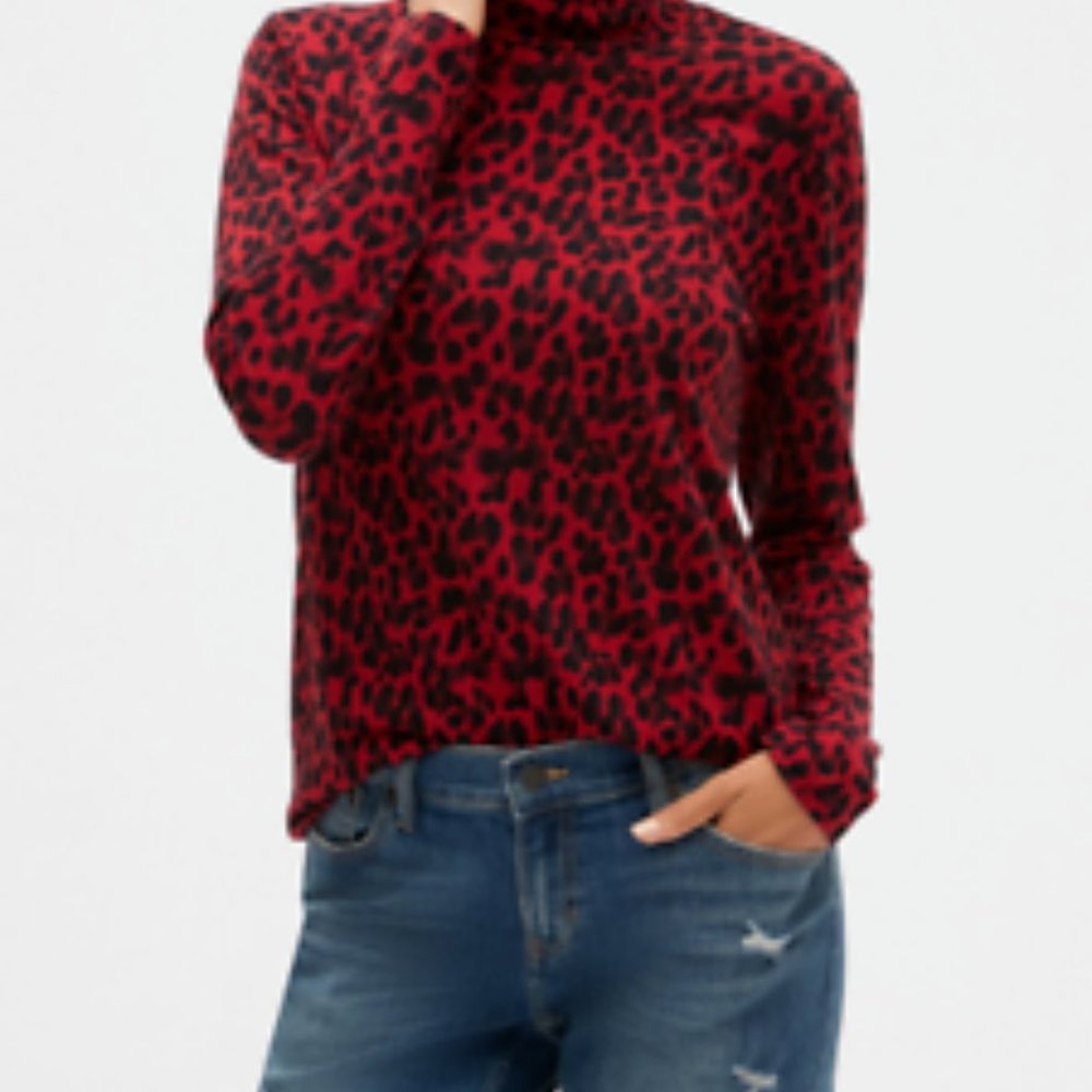 BNWT- BANANA REPUBLIC Turtleneck - Red and Black print -